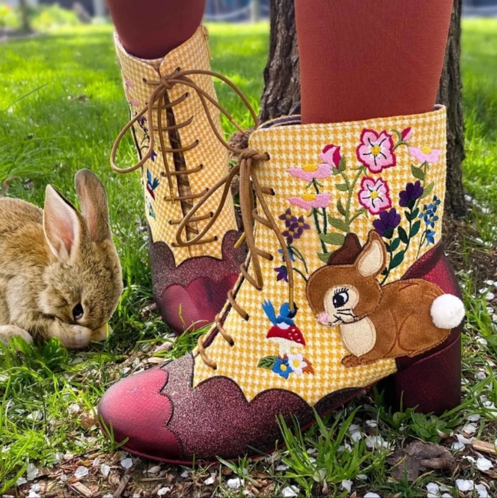 New ADORABLE Bunny THICKET CHUMS BOOTS, Size 42, US size 10.5ish